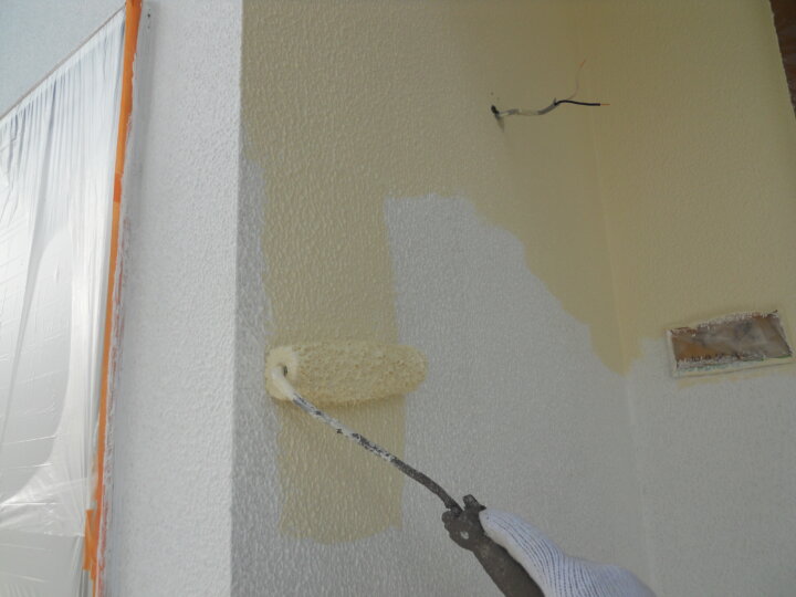 ⑩外壁(モルタル部)上塗り 一回目(SR-178)