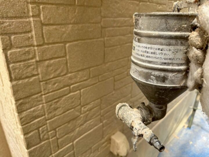 ⑫外壁(1階)上塗り 二回目(TU-33)