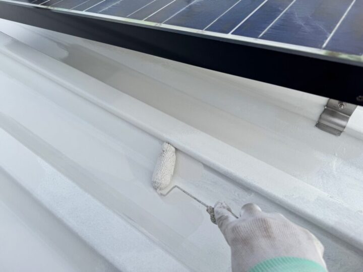 ⑩屋根(折半)上塗り 二回目(CLR-147)