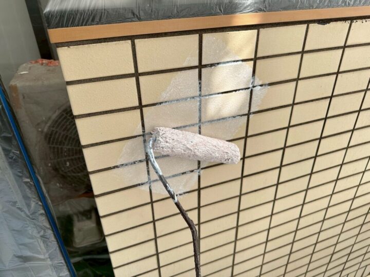 ⑬外壁(タイル部)下塗り