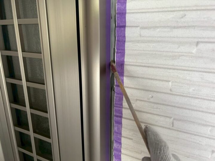 ②プライマー塗布(シーリング工事)