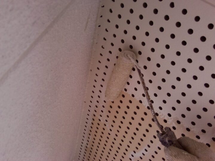 ⑫軒天塗装 一回目