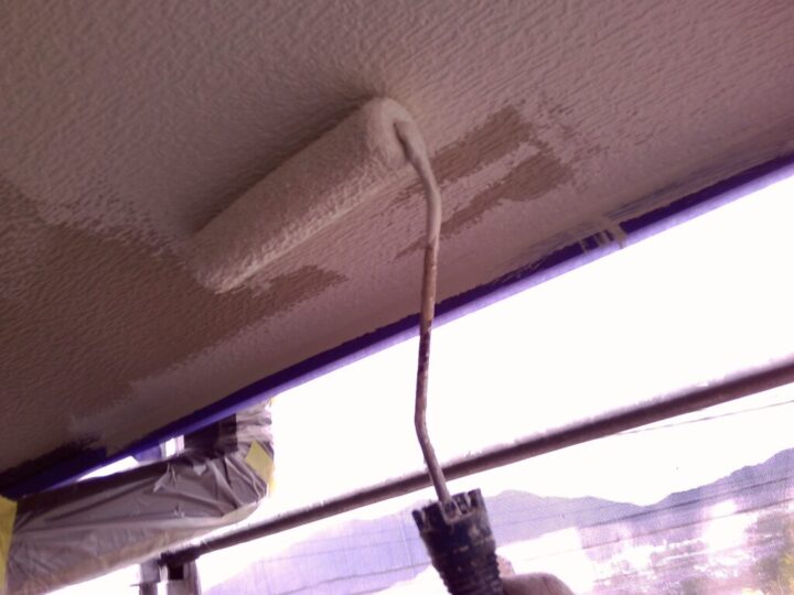 ⑧軒天上塗り 一回目