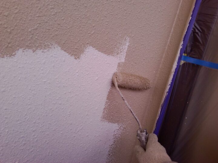 ⑰外壁(サブ)上塗り 一回目(SR-108)