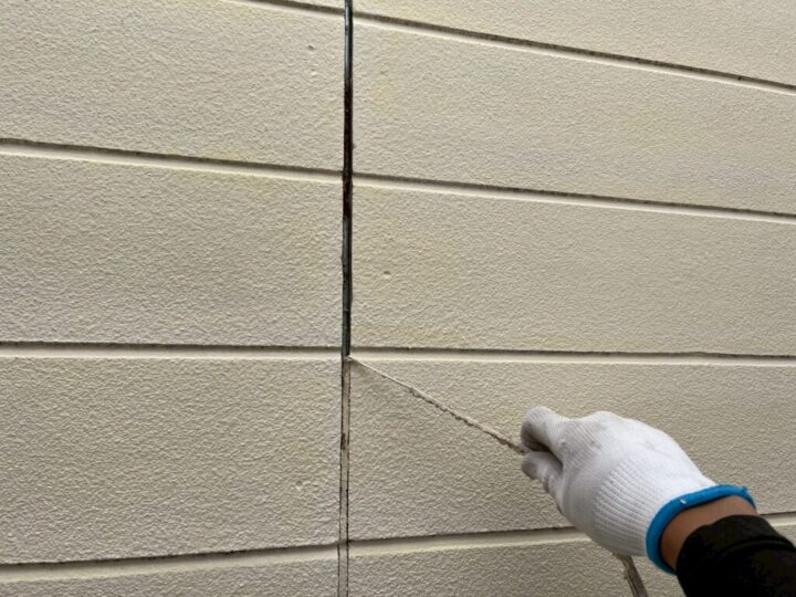 ①既存シーリング撤去(シーリング工事)