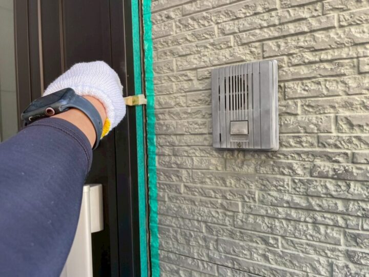 ①プライマー塗布(シーリング工事)