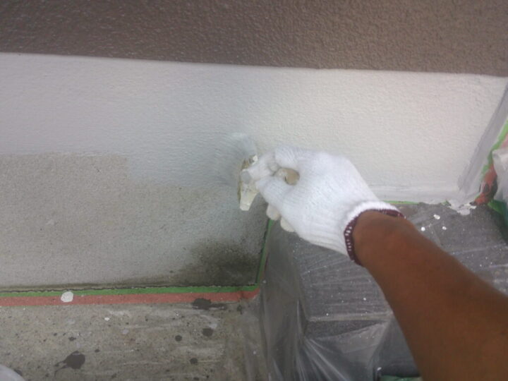 ⑬基礎巾木上塗り 一回目