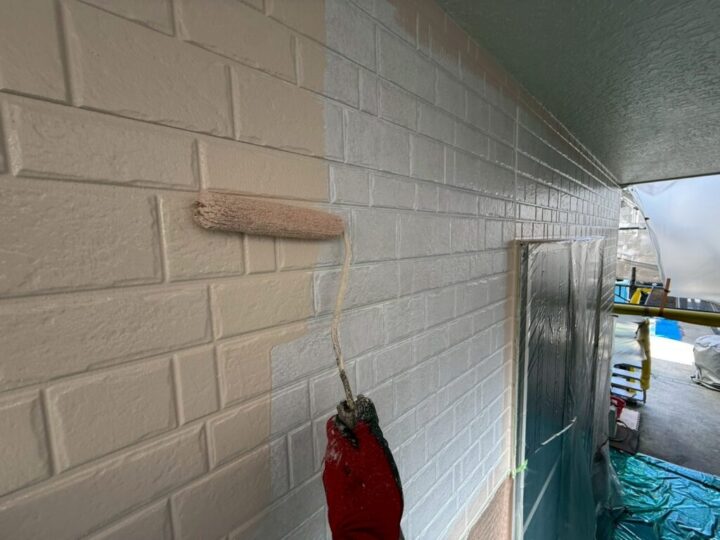 ⑨外壁上塗り 一回目(CT-410)