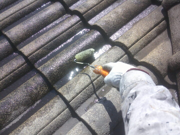 ④屋根下塗り 一回目